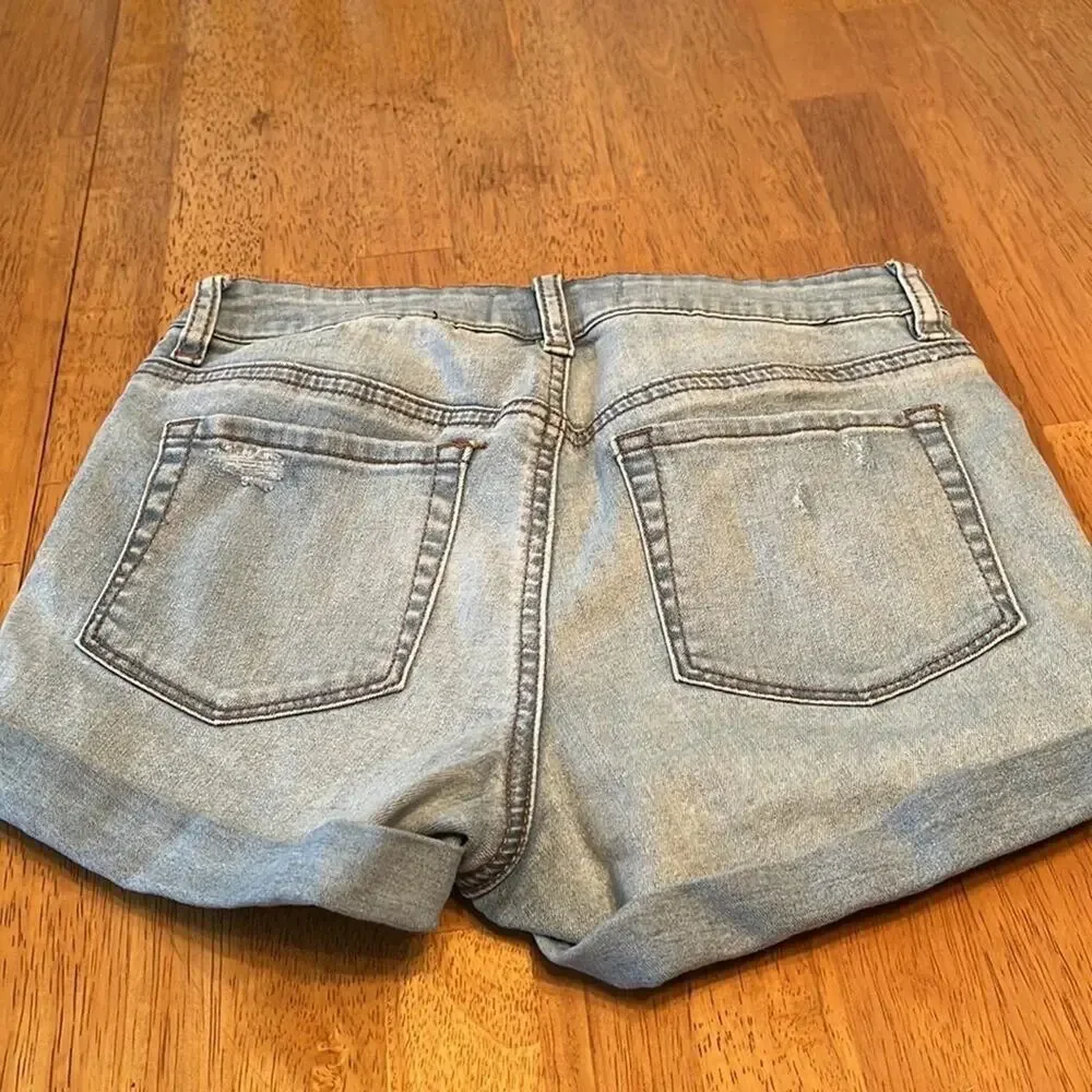 Pacsun High Rise Super Stretch Shortie shorts, size 25.